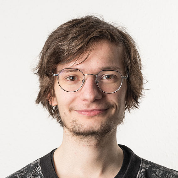 photo de l'employé numéro : 12